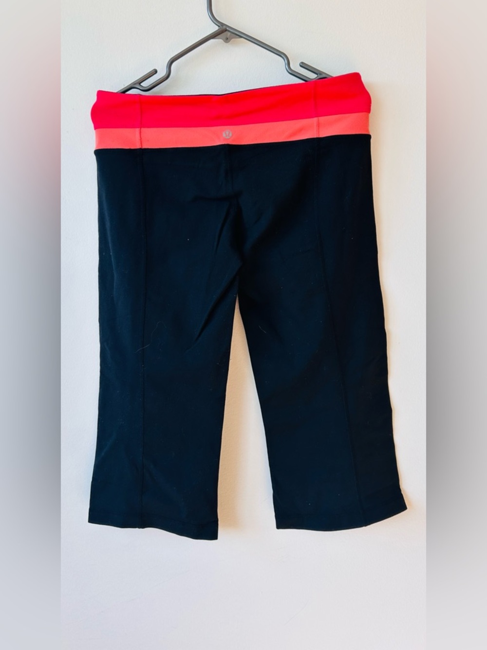 Lululemon Athletica Reversible Cropped Yoga Pants size 10